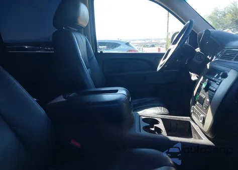 2013 GMC Yukon Xl 1500 Slt from USA, damaged, VIN 1GKS2KE70DR165752